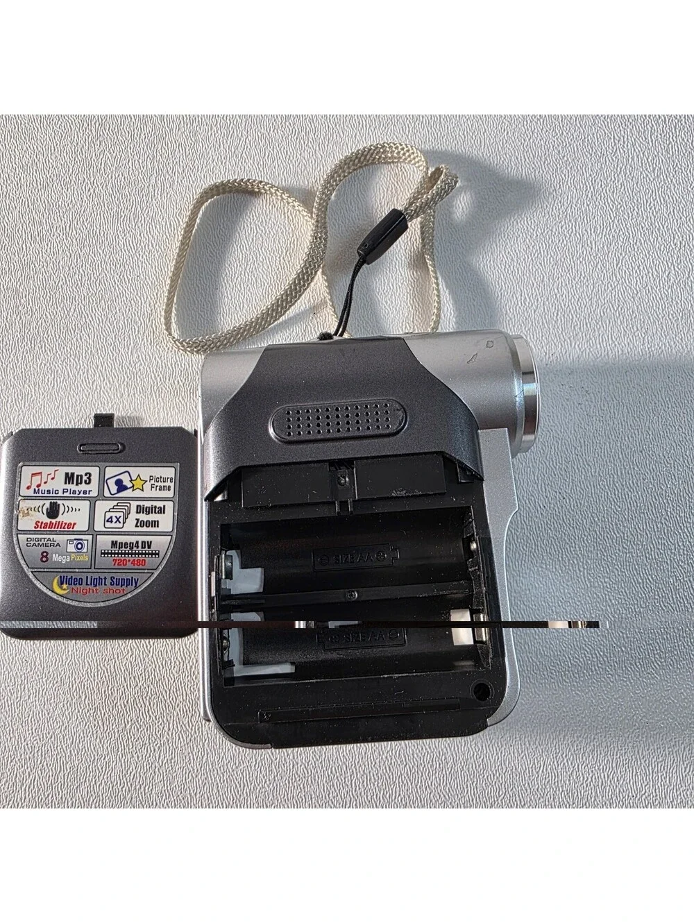 AIPTEK DZO-V5T Digital Camera Video Recorder 4x Smartzoom 7.4mm F3.2